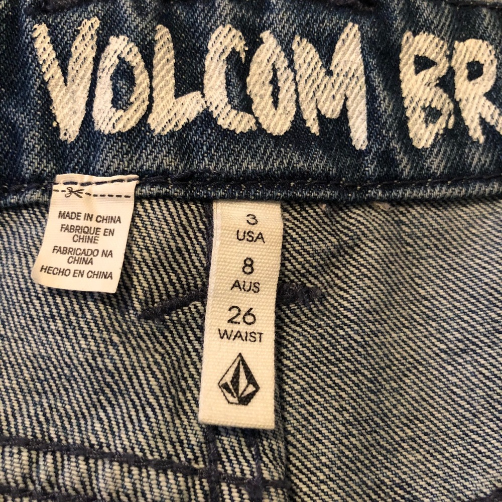NWOT sexy Volcom Micro Shorts waist 26 - Picture 3 of 4